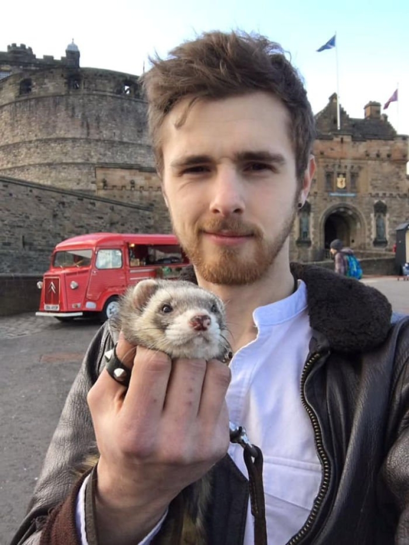 After the tragic death of loved ones, the guy sold everything to travel the world with a ferret