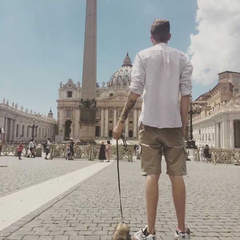 After the tragic death of loved ones, the guy sold everything to travel the world with a ferret