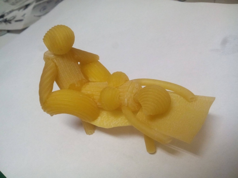"Against censorship, for all good things": macaroni sculptor presented his vision of the Kama Sutra "Against censorship, for all good things": macaroni sculptor presented his vision of the Kama Sutra