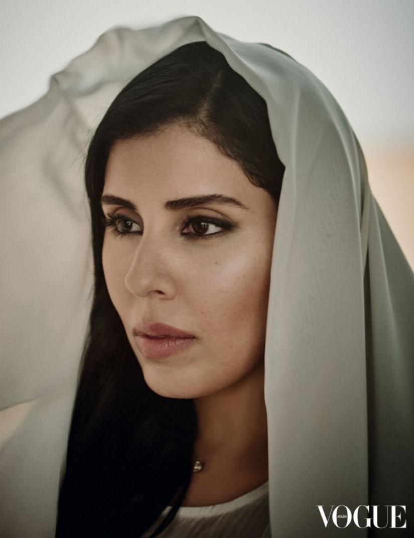Ahora puedes: la princesa de Arabia Saudita protagonizó al volante la portada de la nueva Vogue Ahora puedes: la princesa de Arabia Saudita protagonizó al volante la portada de la nueva Vogue