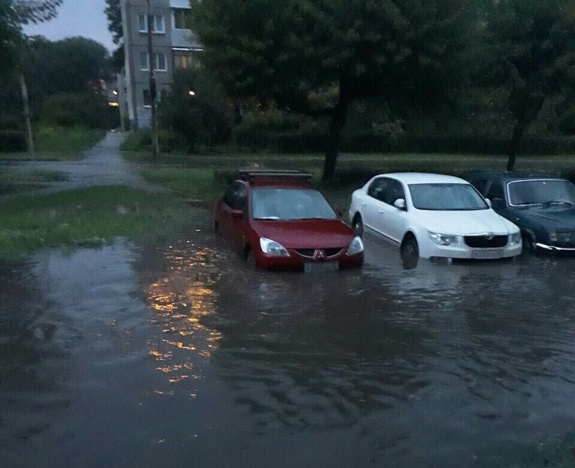 Albóndigas de hielo en Snezhinsk: granizo del tamaño de un puño y un huevo cayó en los Urales