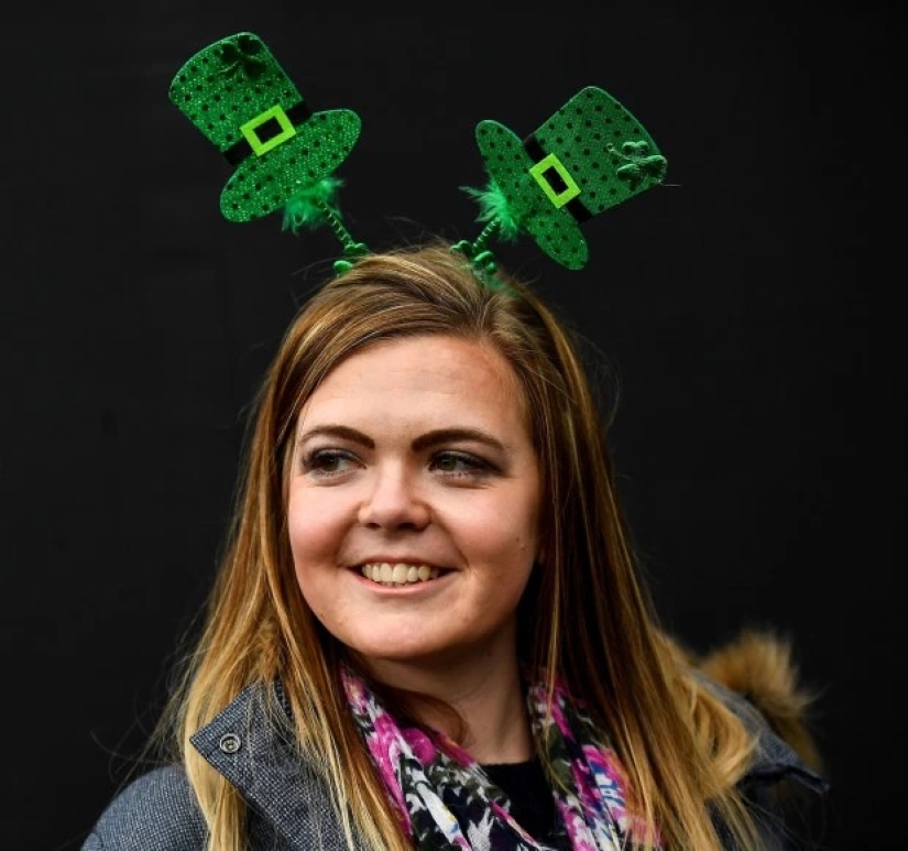 Alcohol race started: how visitors to the Cheltenham races opened the celebration of St. Patrick's Day