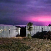 Aliens or chemistry? Why a bright pink "portal" appeared over Australia Aliens or chemistry? Why a bright pink "portal" appeared over Australia