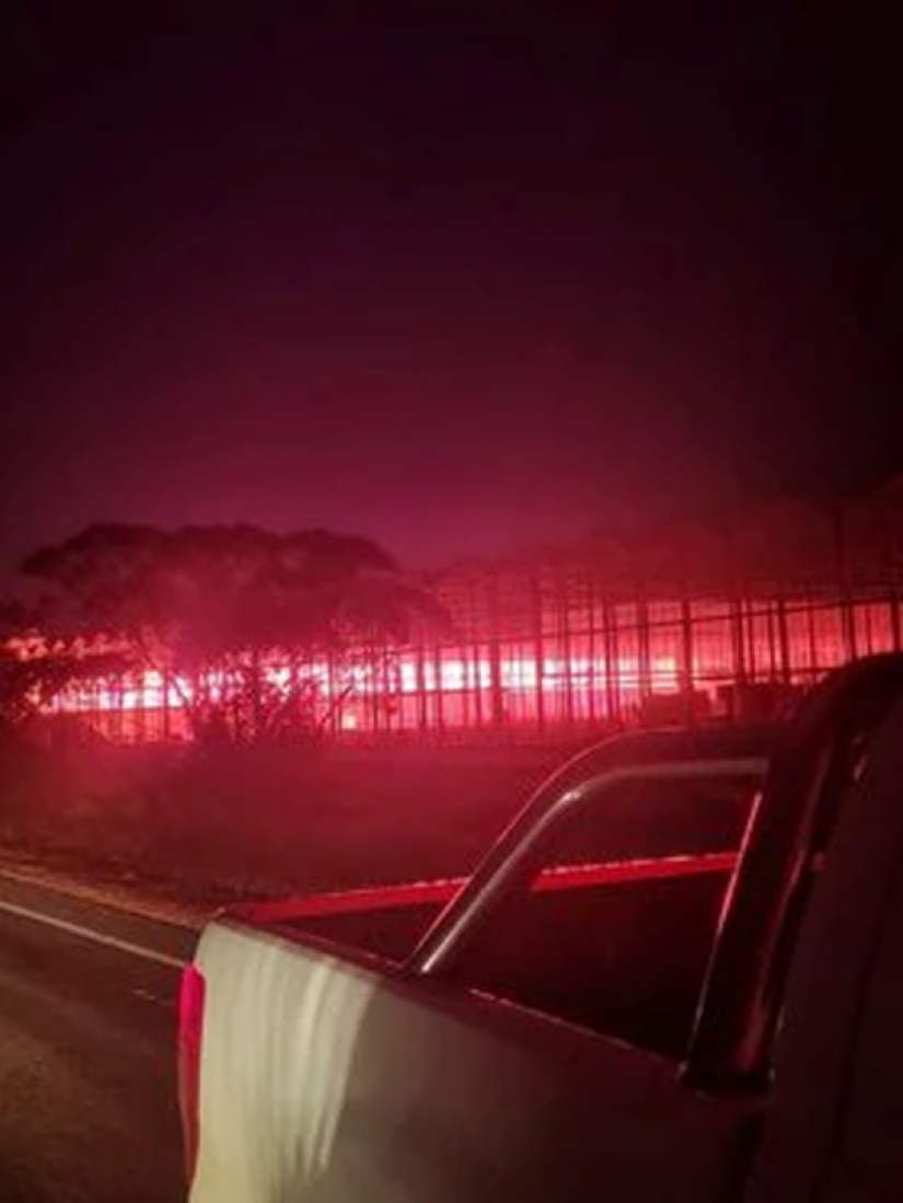 Aliens or chemistry? Why a bright pink "portal" appeared over Australia