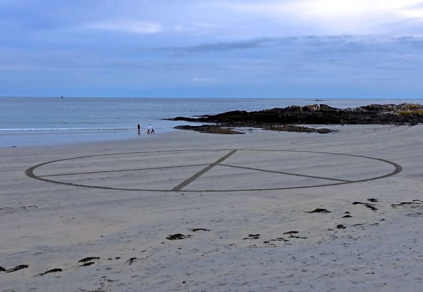 All love and happiness: Amazing installations by David Allen