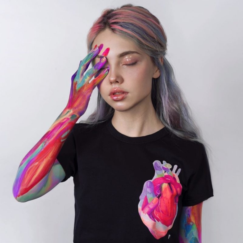 Alternate reality Elena Sadlinki: brain-breaking selfie, thought provoking Alternate reality Elena Sadlinki: brain-breaking selfie, thought provoking