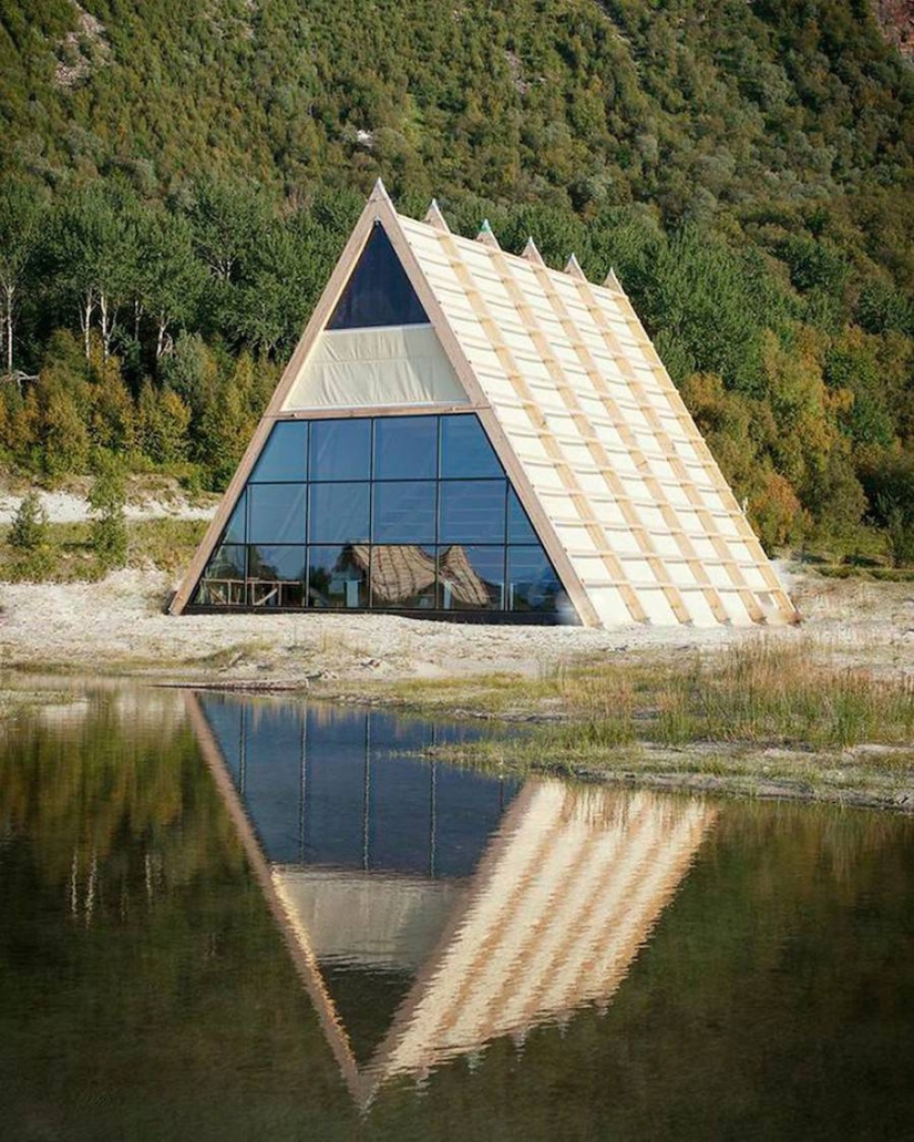Amazing outdoor sauna - the largest in the world Amazing outdoor sauna - the largest in the world
