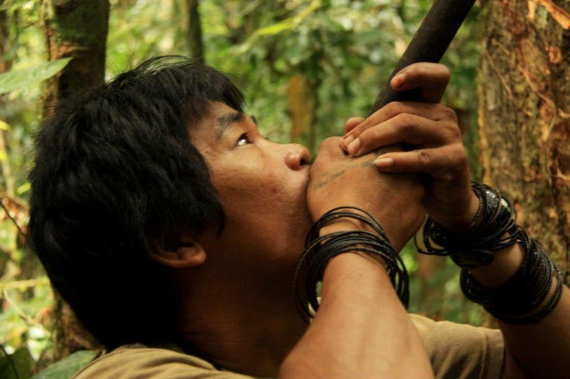 Amazing skills and abilities of the tribal peoples of the world