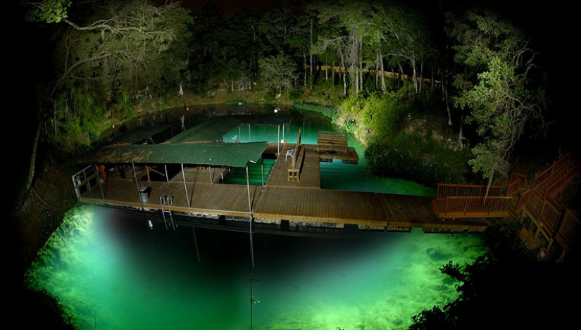 Amazing underwater caves Amazing underwater caves