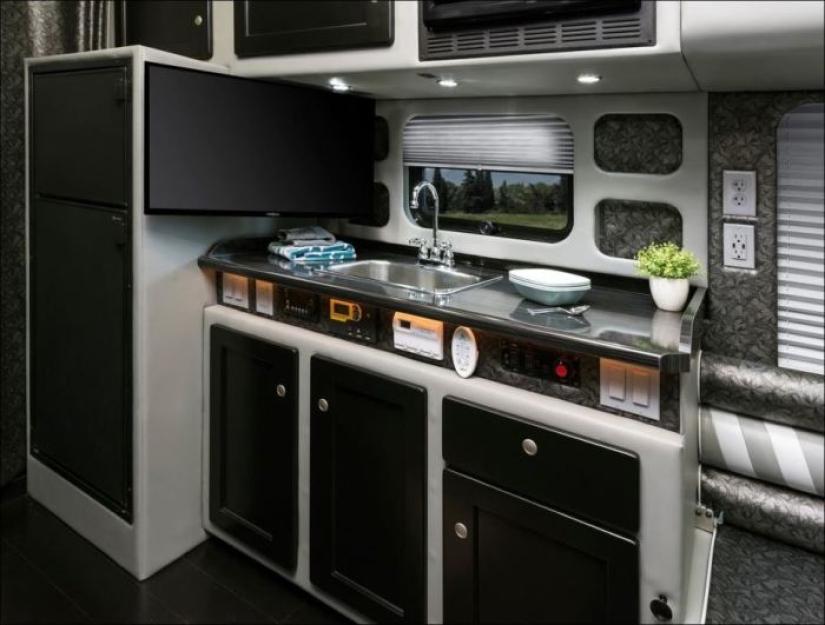 American truckers equip their trucks no worse than luxury apartments