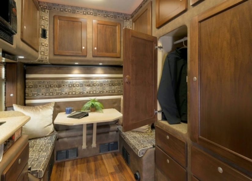 American truckers equip their trucks no worse than luxury apartments