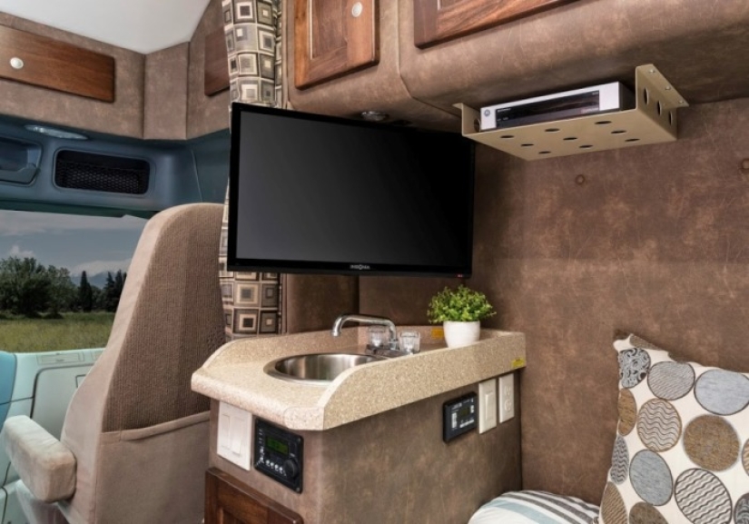 American truckers equip their trucks no worse than luxury apartments