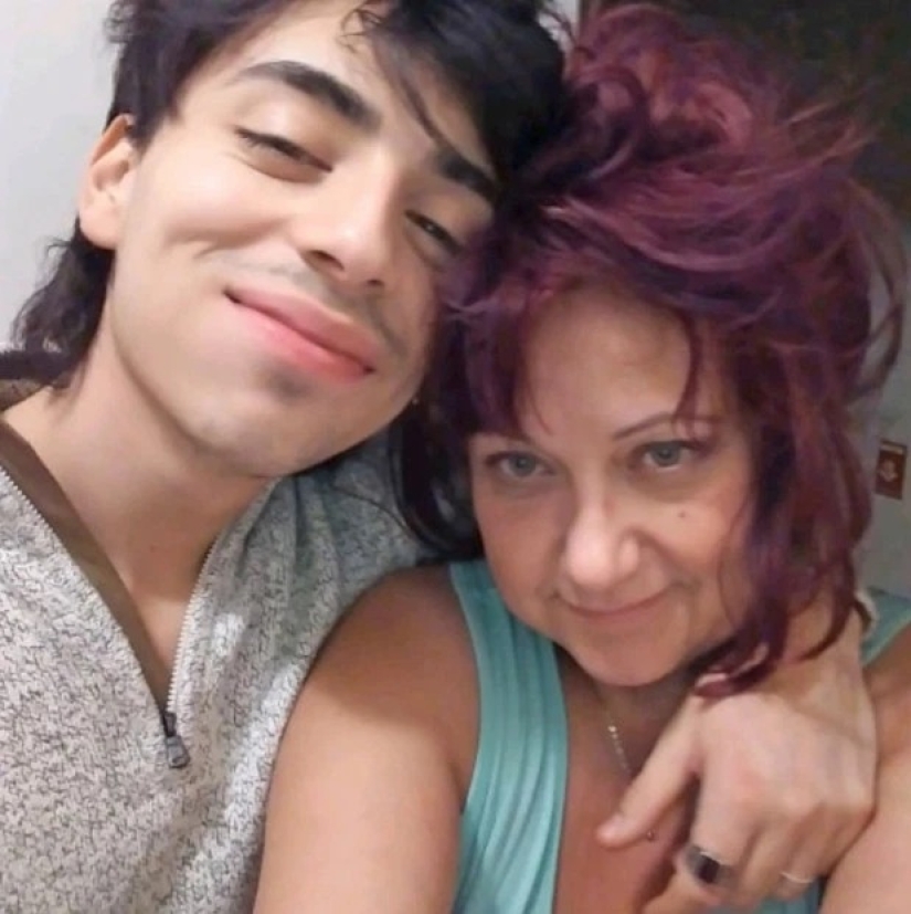 Amor sin prejuicios: una mujer tiene una aventura con un chico 35 años más joven que ella Amor sin prejuicios: una mujer tiene una aventura con un chico 35 años más joven que ella