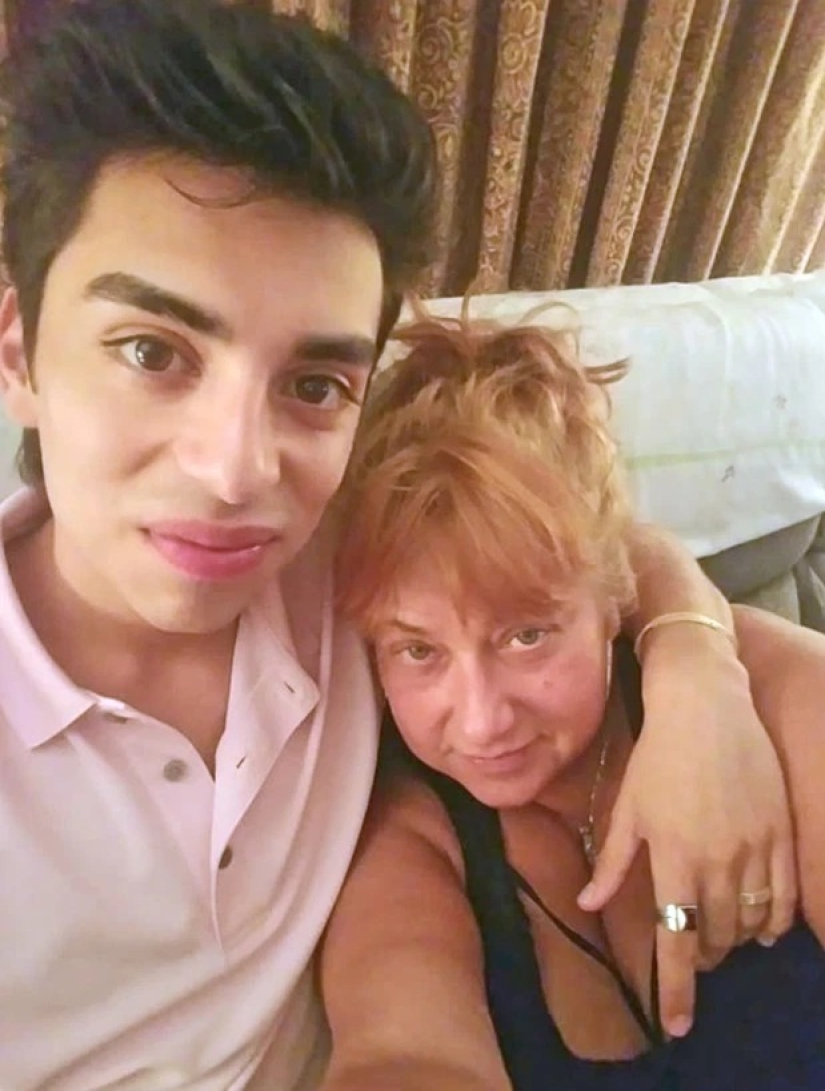 Amor sin prejuicios: una mujer tiene una aventura con un chico 35 años más joven que ella Amor sin prejuicios: una mujer tiene una aventura con un chico 35 años más joven que ella