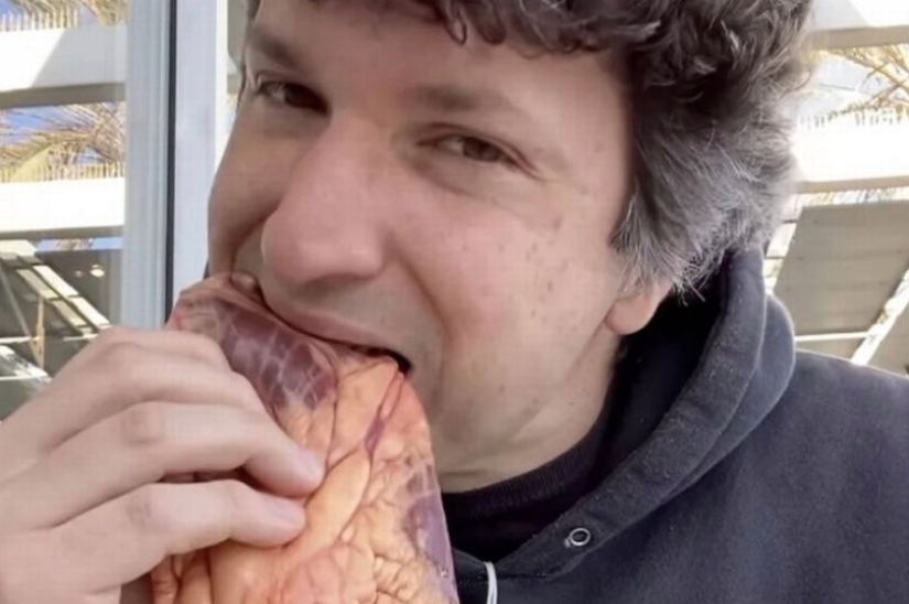 An American eats only raw meat to see if he "survives"