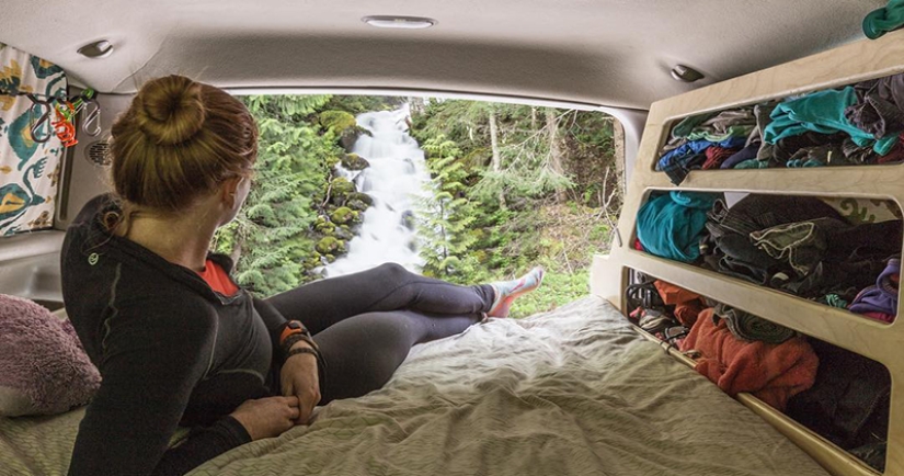 An American extreme woman lived in a car for a whole year, traveling around the country and making incredible landscapes An American extreme woman lived in a car for a whole year, traveling around the country and making incredible landscapes