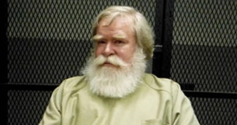 An American woman befriended her mother's killer to find out the truth about her death An American woman befriended her mother's killer to find out the truth about her death