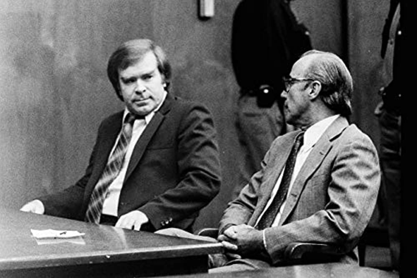 An American woman befriended her mother's killer to find out the truth about her death An American woman befriended her mother's killer to find out the truth about her death