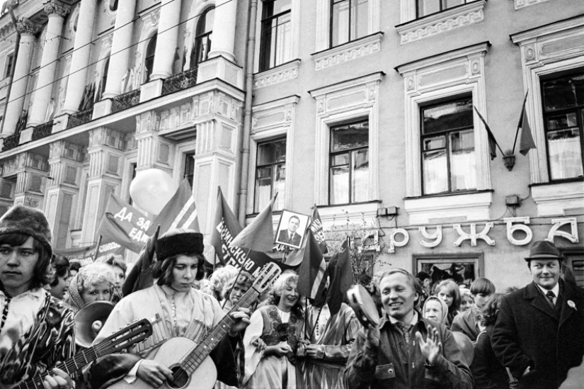 An archive of photographs of an unknown genius Masha Ivashintsova was discovered in St. Petersburg