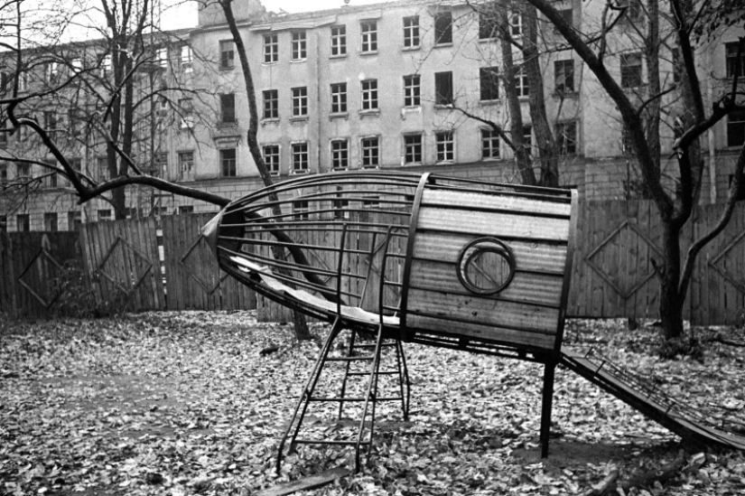 An archive of photographs of an unknown genius Masha Ivashintsova was discovered in St. Petersburg