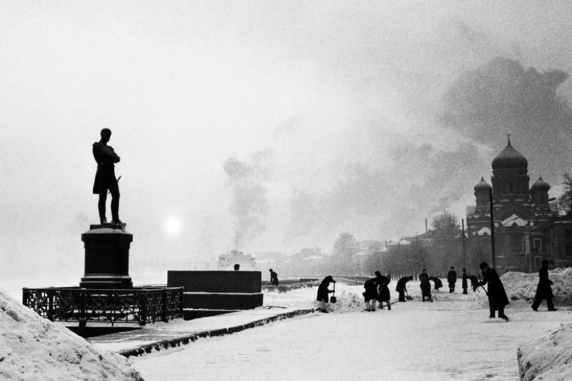 An archive of photographs of an unknown genius Masha Ivashintsova was discovered in St. Petersburg
