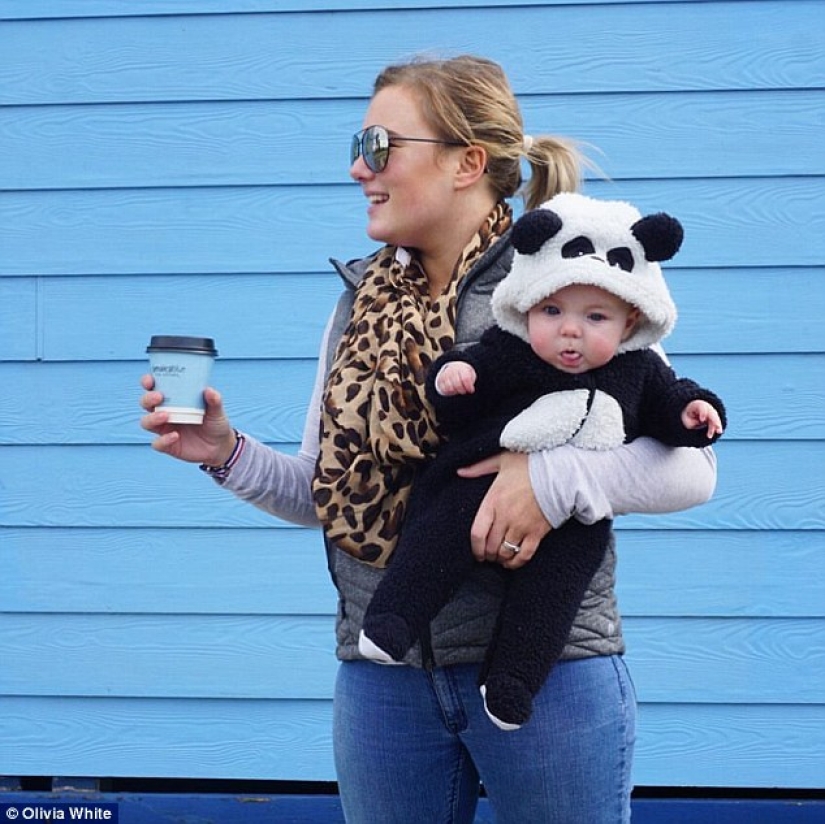 An Australian woman undressed, speaking out against the fashion for a quick recovery of the figure after childbirth An Australian woman undressed, speaking out against the fashion for a quick recovery of the figure after childbirth