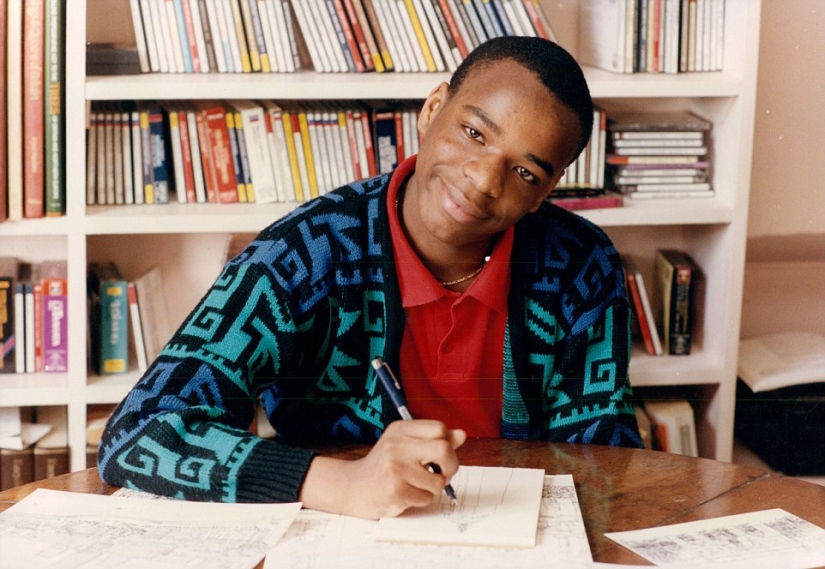 An autistic artist took a look at Manhattan from a helicopter and drew it in all its details from memory An autistic artist took a look at Manhattan from a helicopter and drew it in all its details from memory