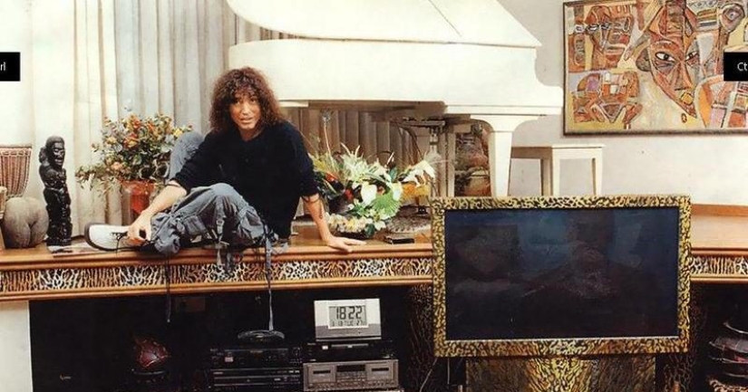 An epic thread with Valery Leontiev's outfits and interiors in the same style appeared on Twitter