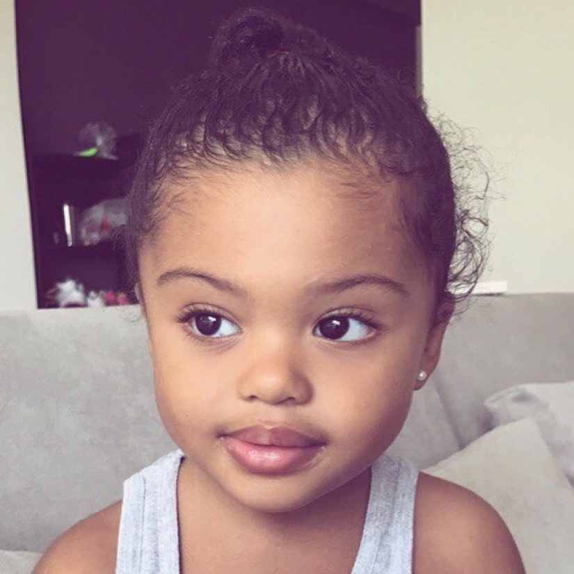 An exotic couple showed a photo of their 8-year-old daughter, and now the whole world is discussing her beauty