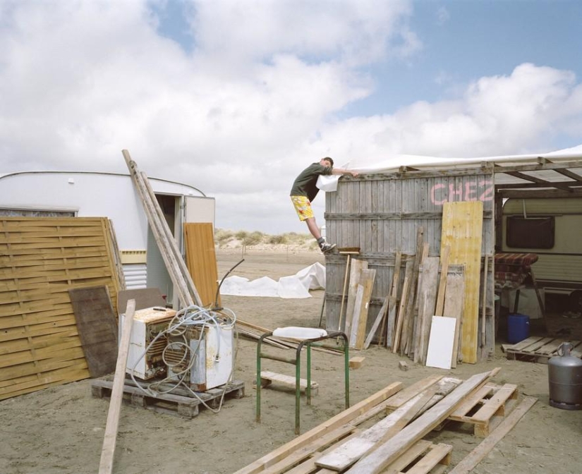 An island of freedom and warmth: the last wild beach of Piemanson
