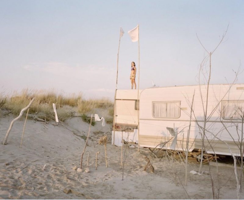 An island of freedom and warmth: the last wild beach of Piemanson