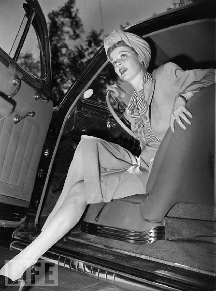 And on this day, women found happiness: 78 years ago, nylon stockings went on sale