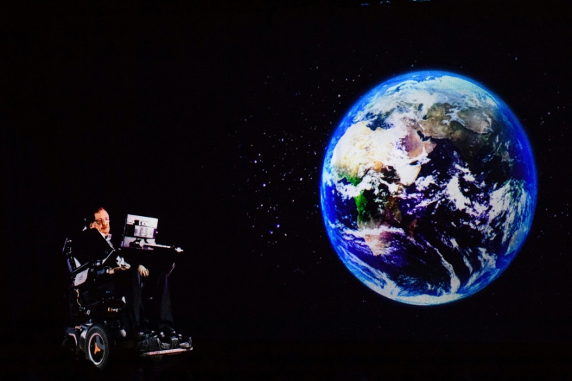 "And the Earth will turn into a flaming ball": Stephen Hawking predicted the death of mankind