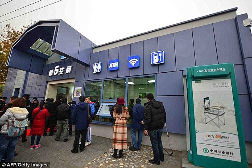 And then they steal toilet paper: China has opened a toilet of the future with a facial recognition system And then they steal toilet paper: China has opened a toilet of the future with a facial recognition system