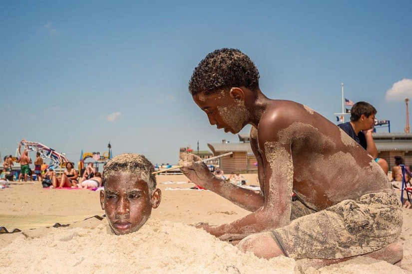 Another New York in the pictures of a photographer who served 10 years in prison