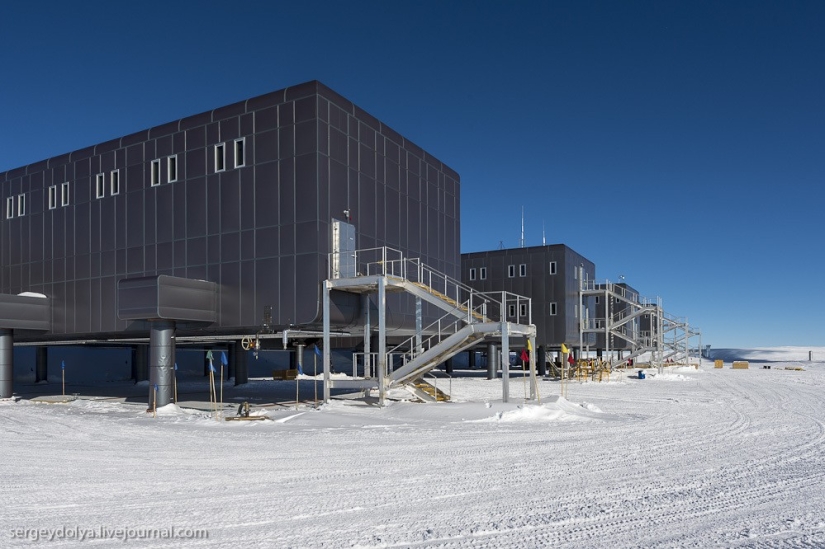 Antarctic station at the South Pole "Amundsen — Scott"