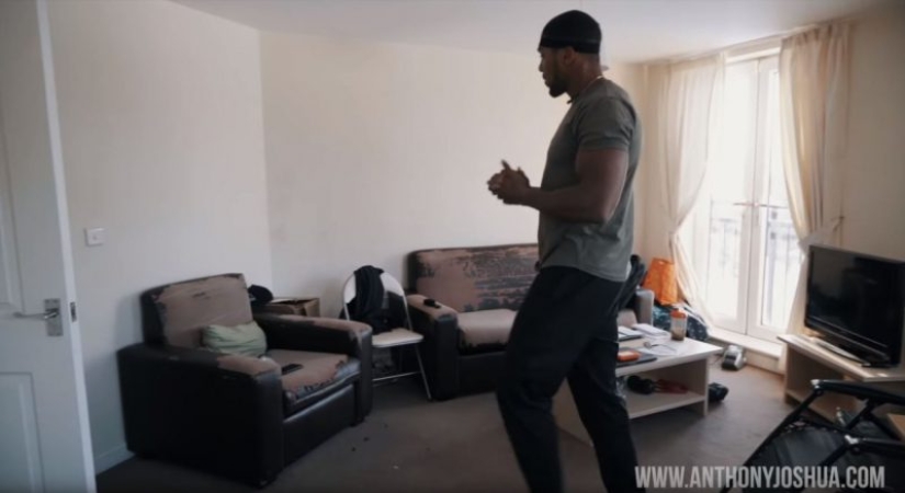 Anthony Joshua es un campeón millonario que disfruta de una vida elegante de forma gratuita