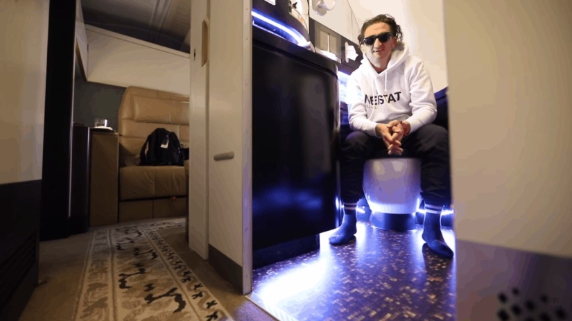 Apartamentos, mayordomo y ducha: cómo es el vuelo en el boleto aéreo más caro del mundo