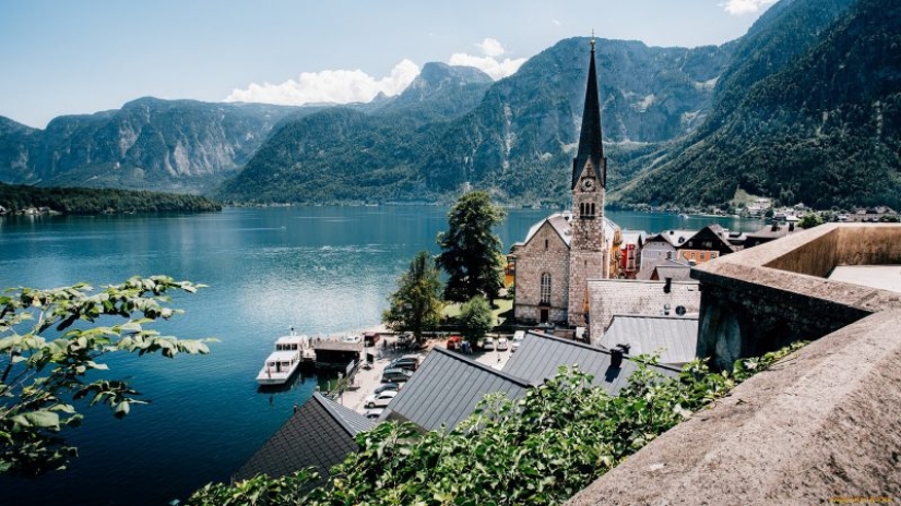 Apocalipsis Selfie en acción: cómo los turistas asiáticos se convirtieron en un desastre para la ciudad austriaca de Hallstatt
