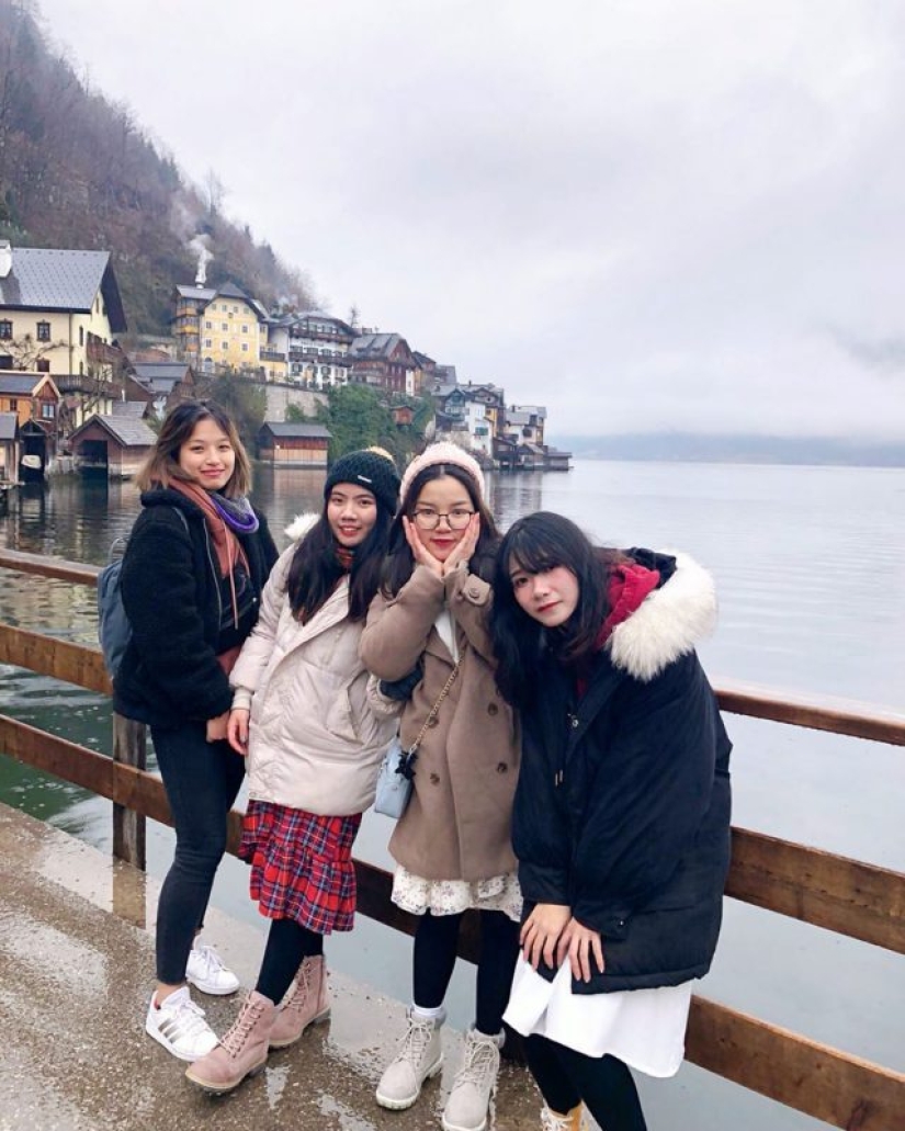 Apocalipsis Selfie en acción: cómo los turistas asiáticos se convirtieron en un desastre para la ciudad austriaca de Hallstatt