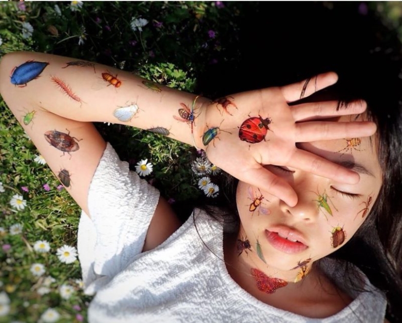 Apple from the apple tree: A 10-year-old Japanese woman gets a tattoo, following in her father's footsteps