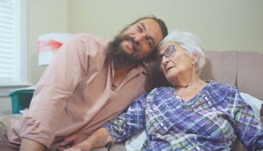 Aquaman and grandma: touching connection of generations Aquaman and grandma: touching connection of generations