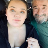 Are all ages submissive to love? A 20-year-old girl lives with her mother's friend, who is 29 years older than her Are all ages submissive to love? A 20-year-old girl lives with her mother's friend, who is 29 years older than her