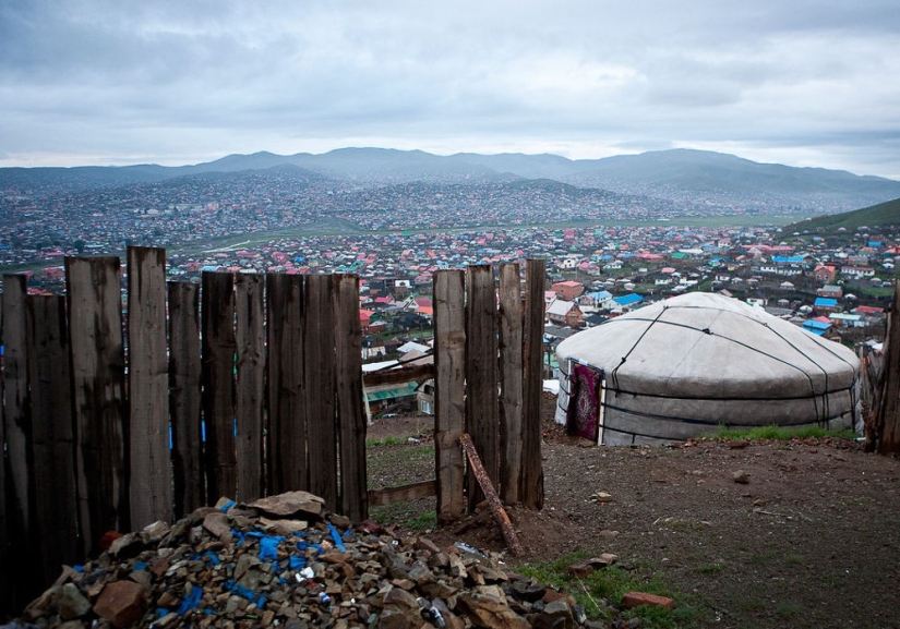 Are the Mongols no longer nomads?