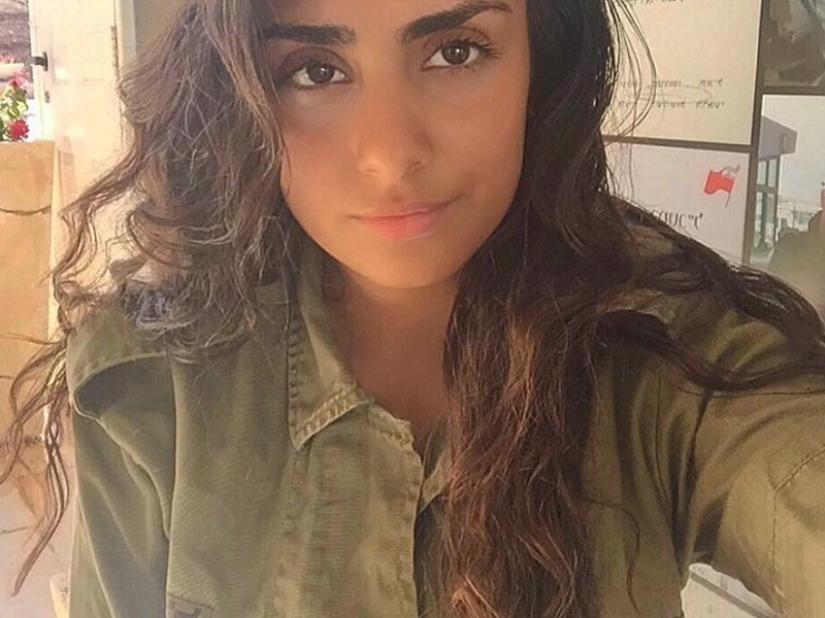 Armados con belleza: 25 fotos de bellezas sirviendo en el ejército israelí Armados con belleza: 25 fotos de bellezas sirviendo en el ejército israelí