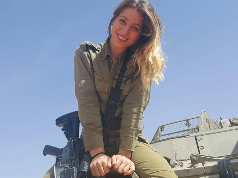 Armados con belleza: 25 fotos de bellezas sirviendo en el ejército israelí Armados con belleza: 25 fotos de bellezas sirviendo en el ejército israelí
