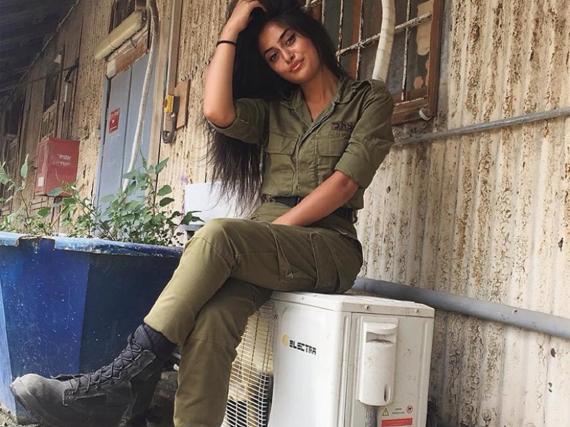 Armados con belleza: 25 fotos de bellezas sirviendo en el ejército israelí Armados con belleza: 25 fotos de bellezas sirviendo en el ejército israelí