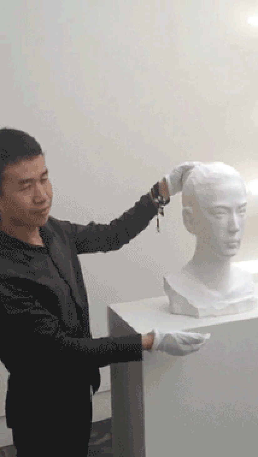 Arrancando una cabeza de papel en las increíbles esculturas de Lee Hongbo Arrancando una cabeza de papel en las increíbles esculturas de Lee Hongbo