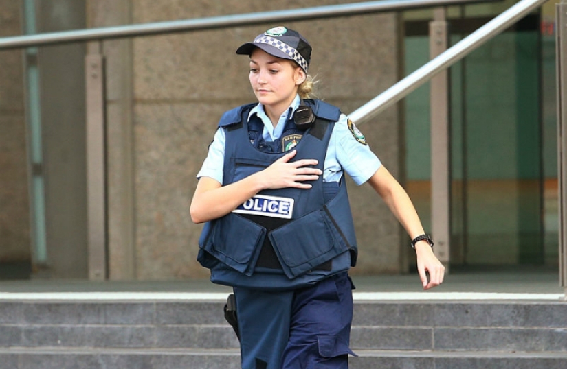 Arrest me immediately! The cutest policewomen from all over the world