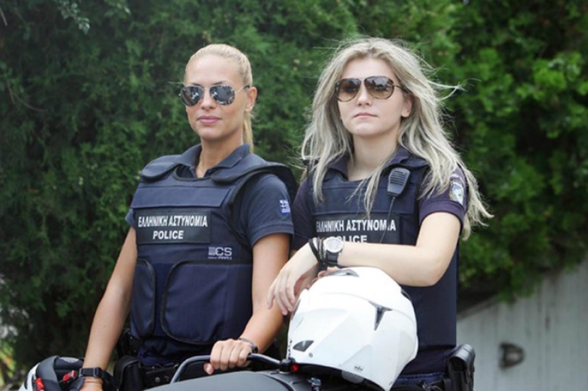 ¡Arréstenme inmediatamente! Las policías más lindas de todo el mundo